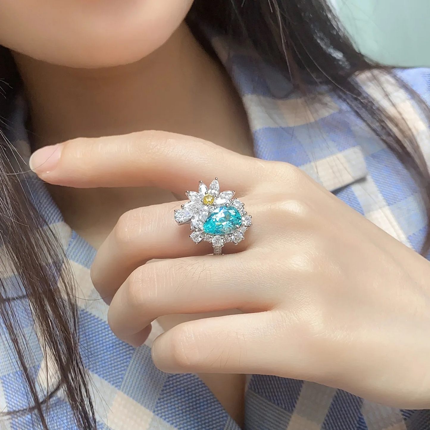 LuxeJewels™ – Cultivate Paraiba Diamond Ring